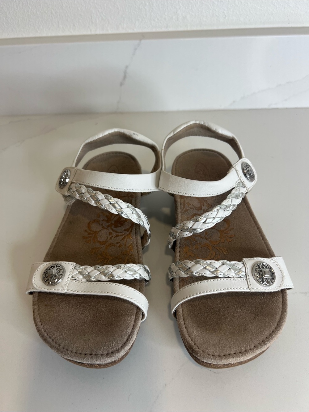Aetrex White Braided Strap Sandals with Decorative Medallions size 6.5